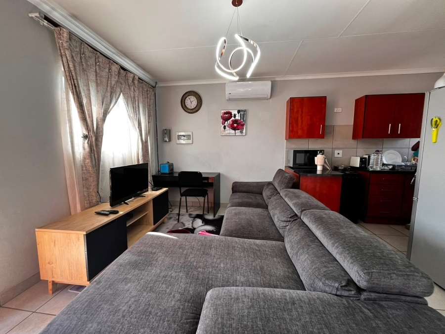 To Let 2 Bedroom Property for Rent in Waterval East North West
